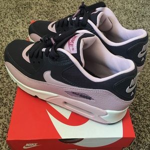 Nike Women’s Air Max 90